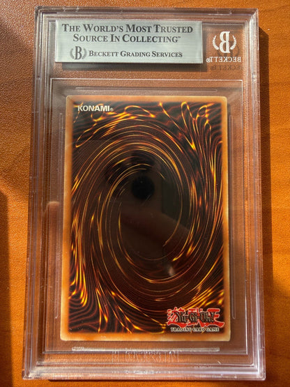 Yugioh Blue Eyes White Dragon BPT 009 Collector's Tin Card BGS 8